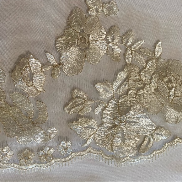 Brides & Hairpins Florentine 108” cathedral Veil main image 6